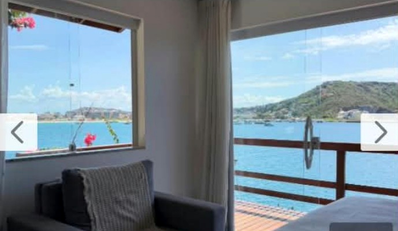 Interior com vista da Villa Orion